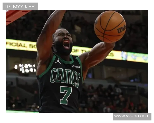 杰伦布朗独自发力砍下33分7板4助可惜失误偏多达7次